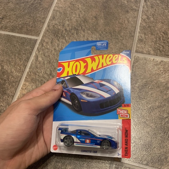 New 2022 Hot Wheels Corvette C6R Then and Now 6/10 #233/250 N Case - Picture 1 of 3